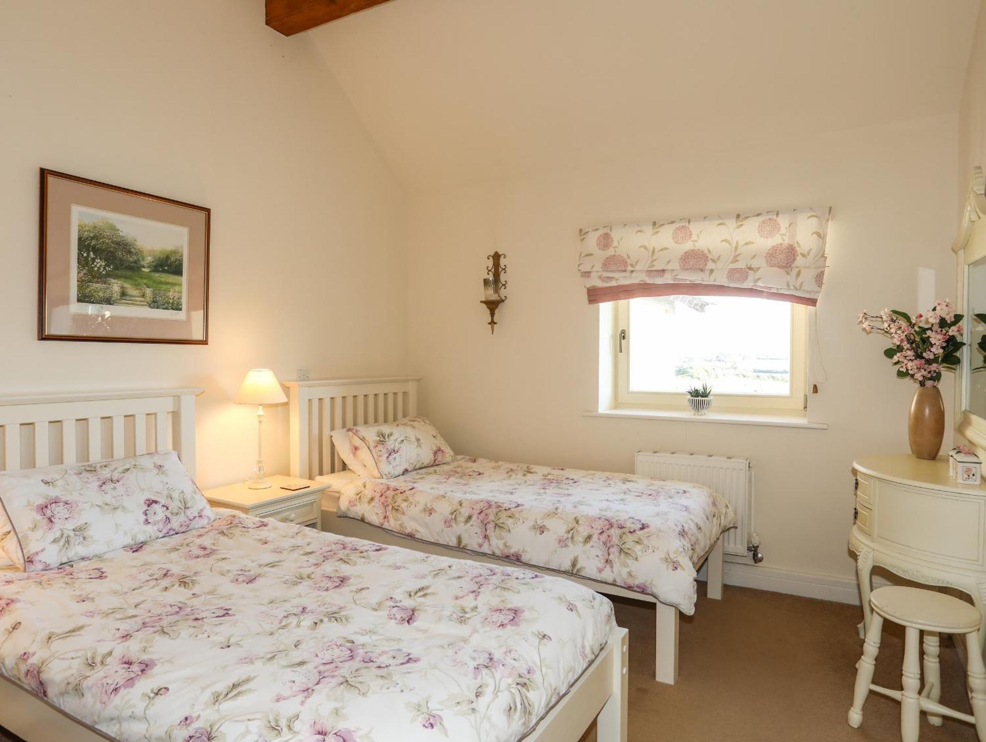 Cosy Barn Villa Dwyran Ngoại thất bức ảnh