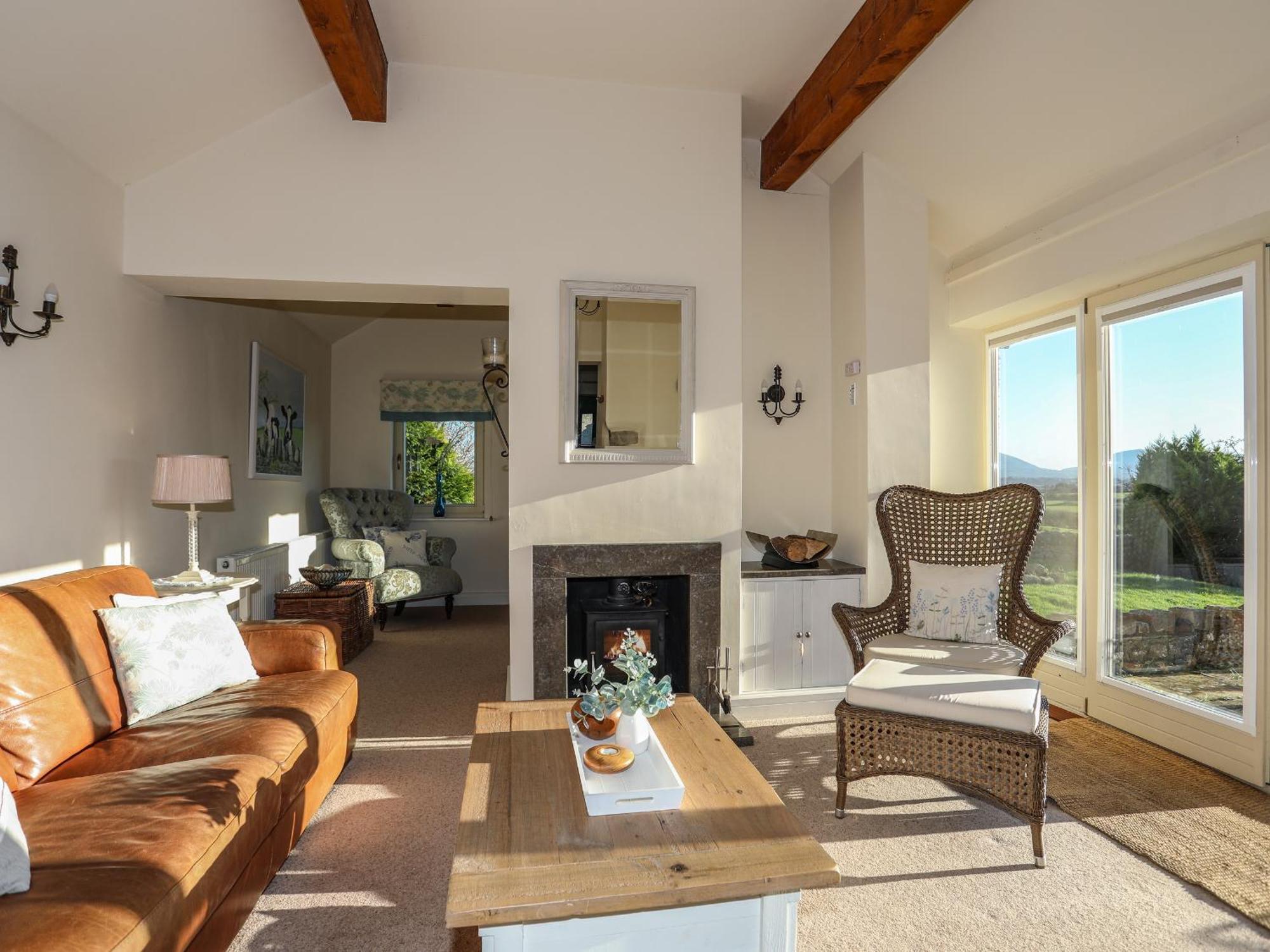 Cosy Barn Villa Dwyran Ngoại thất bức ảnh